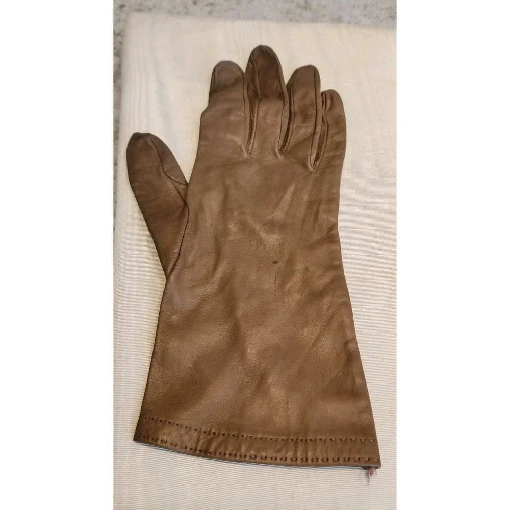 Women's Vintage Christian Dior Leather Gloves Silk lining in Camel Brown Sz 7.5